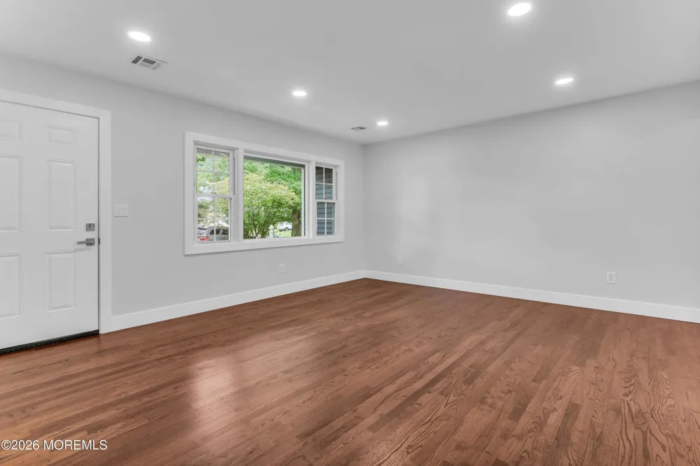 109 Edinburgh Court Toms River, NJ 08757