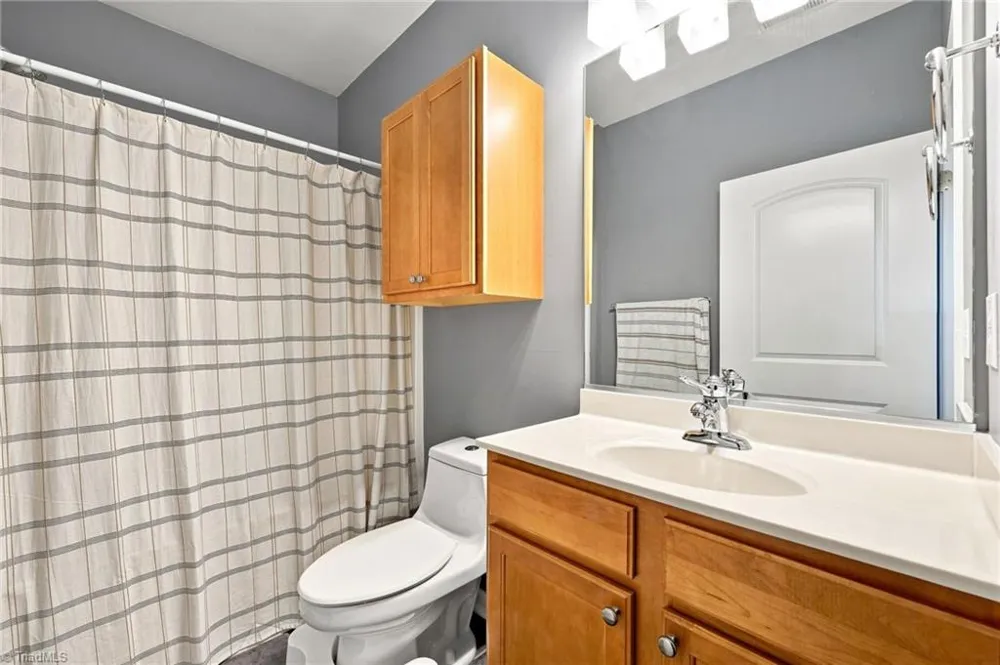 2422 Eagle Creek Court Winston-Salem, NC 27103