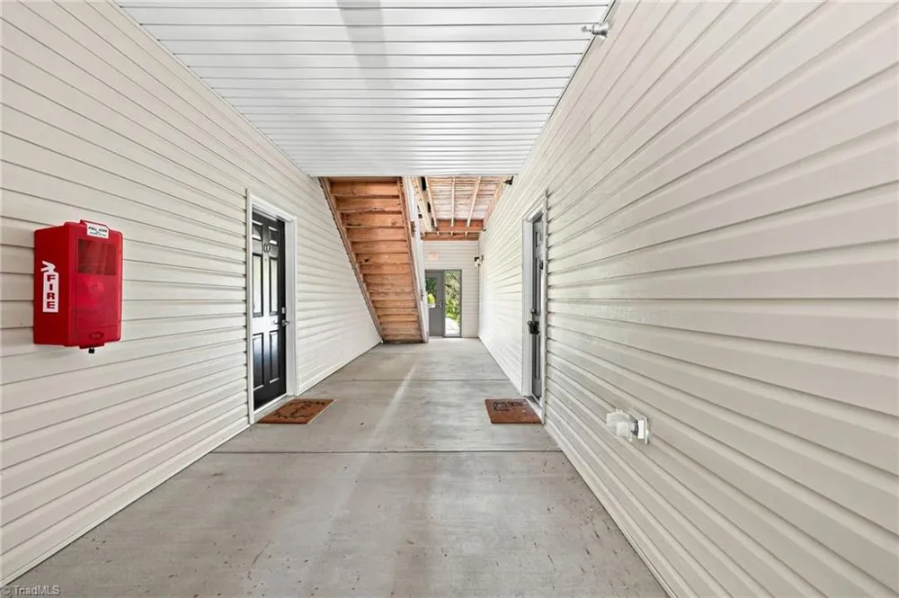 2422 Eagle Creek Court Winston-Salem, NC 27103