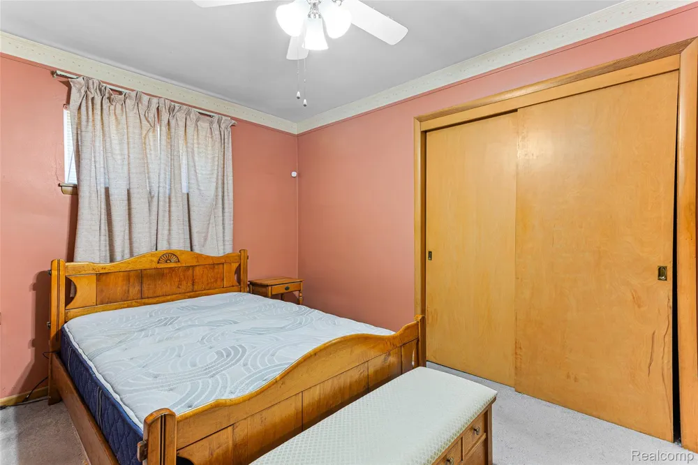 26007 Cathedral Redford Charter Township, MI 48239