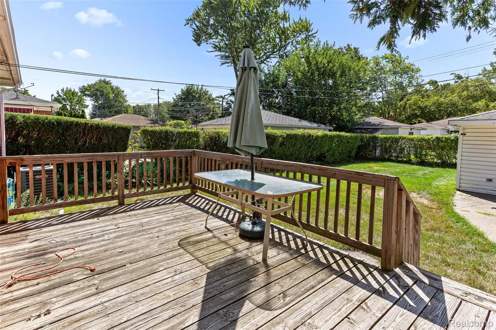 26007 Cathedral Redford Charter Township, MI 48239