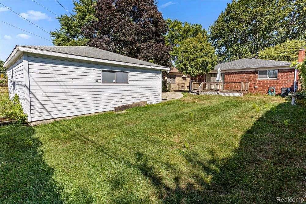 26007 Cathedral Redford Charter Township, MI 48239