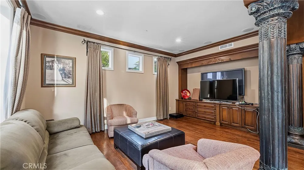 3426 Wedgewood Lane Burbank, CA 91504
