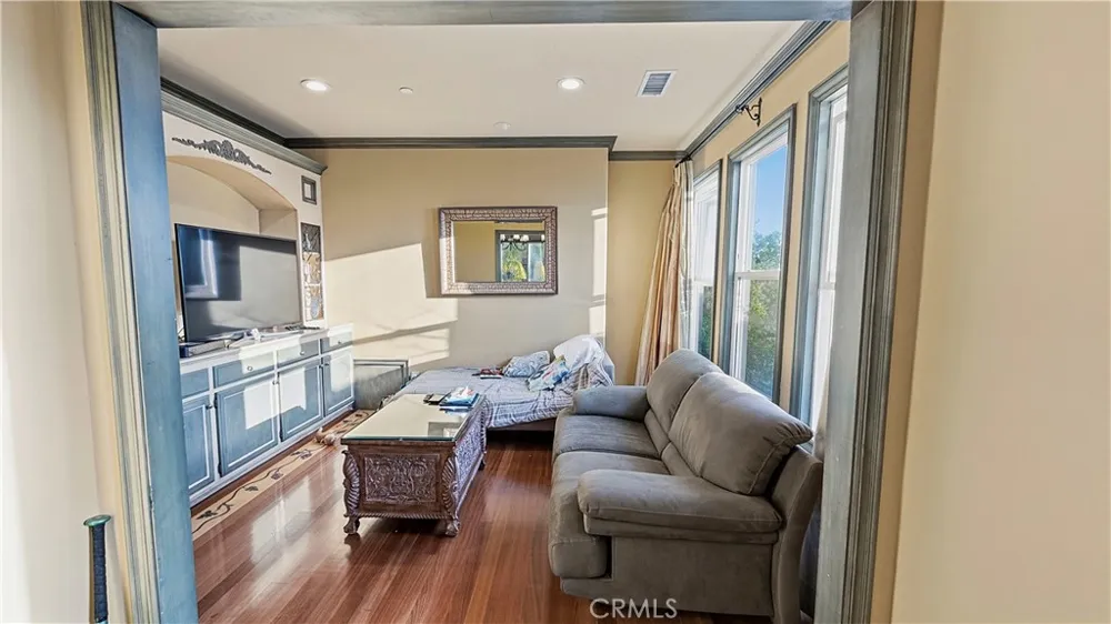 3426 Wedgewood Lane Burbank, CA 91504