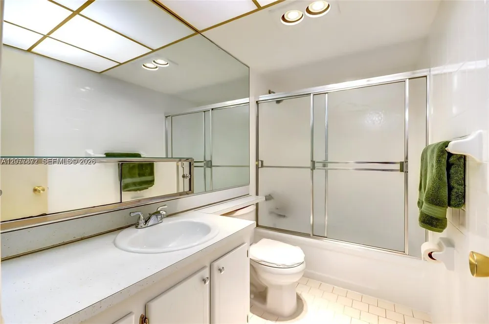 301 NE 14TH #702 Hallandale Beach, FL 33009