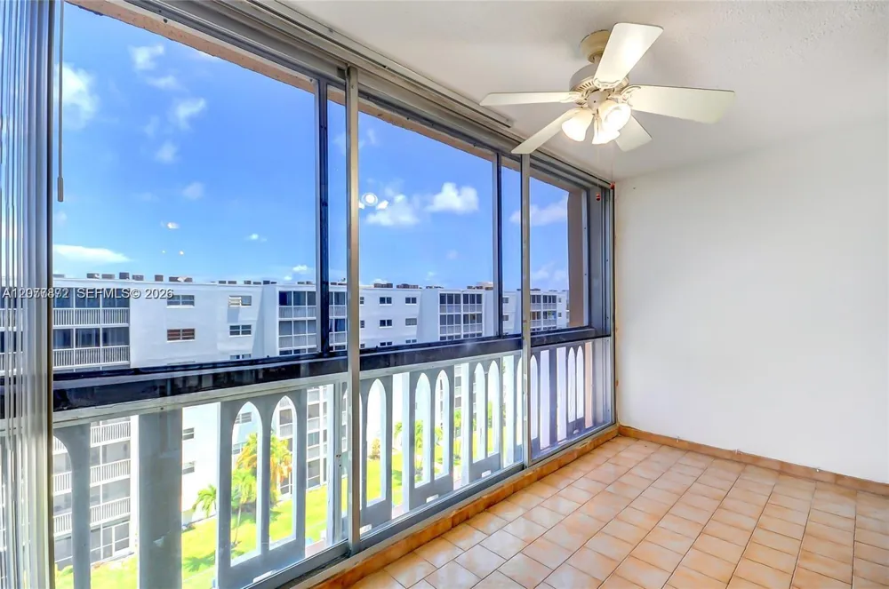 301 NE 14TH #702 Hallandale Beach, FL 33009
