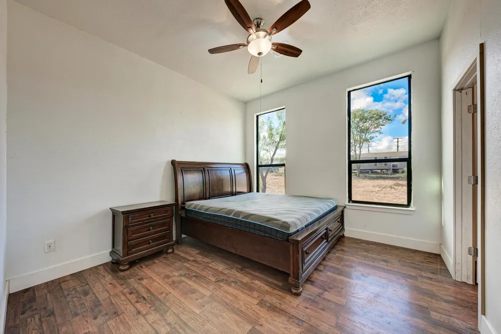 122 Los Fresnos Drive Dale, TX 78616