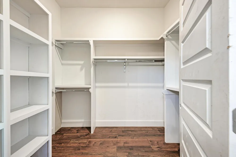122 Los Fresnos Drive Dale, TX 78616