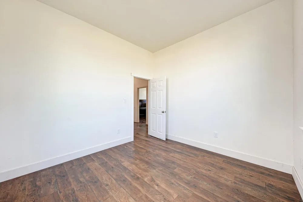 122 Los Fresnos Drive Dale, TX 78616