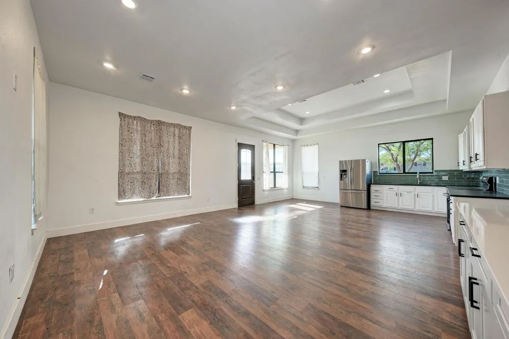 122 Los Fresnos Drive Dale, TX 78616