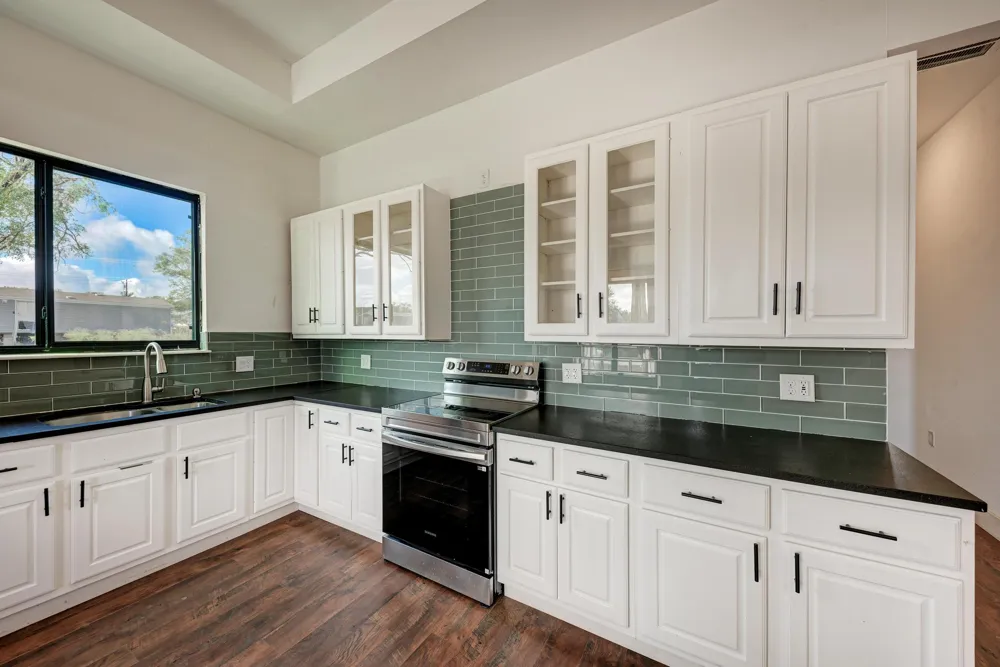 122 Los Fresnos Drive Dale, TX 78616
