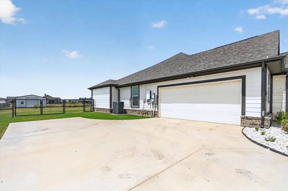 13416 Sage Meadow Circle Sanger, TX 76266