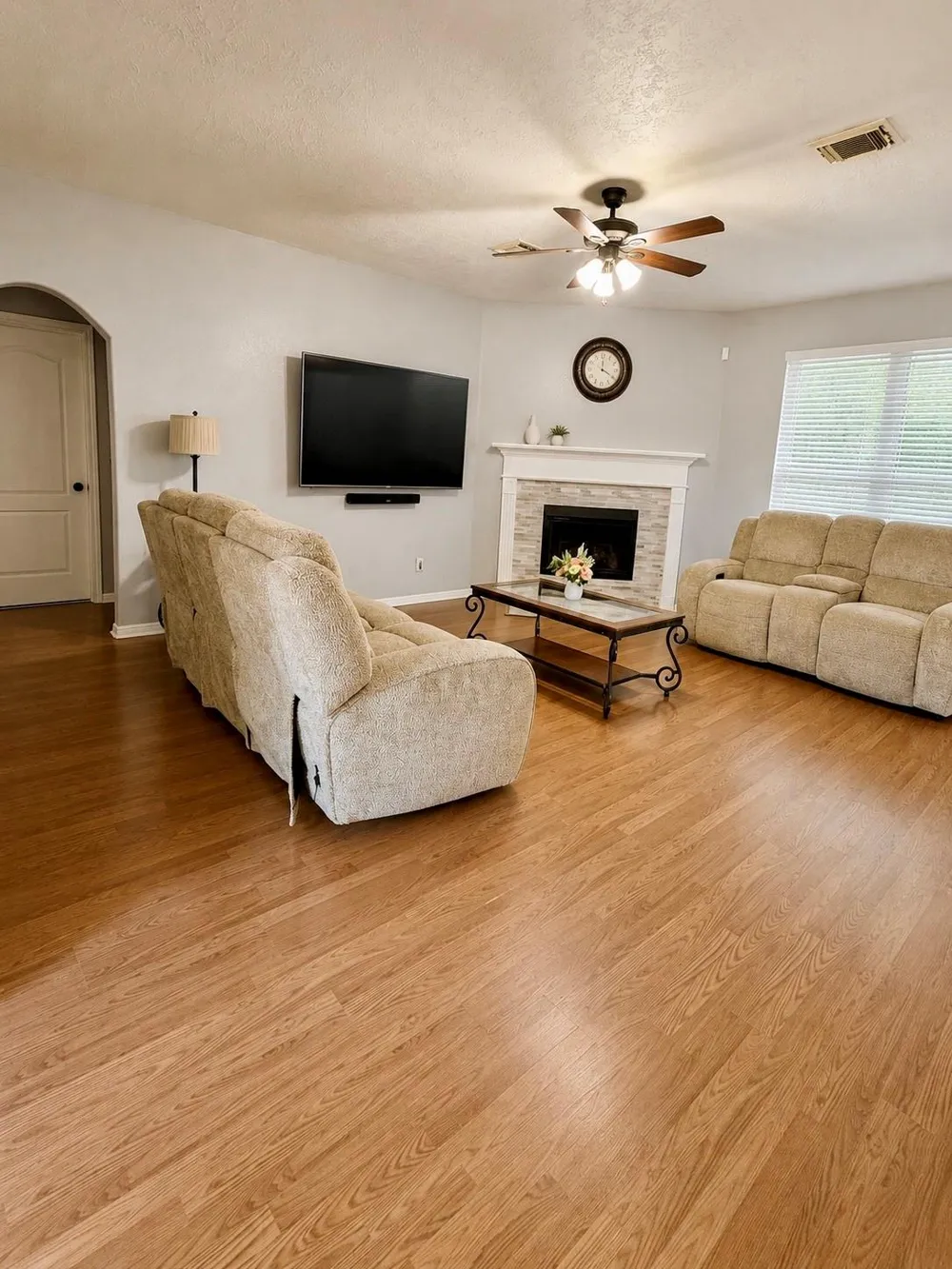 105 Kevin Court La Porte, TX 77571