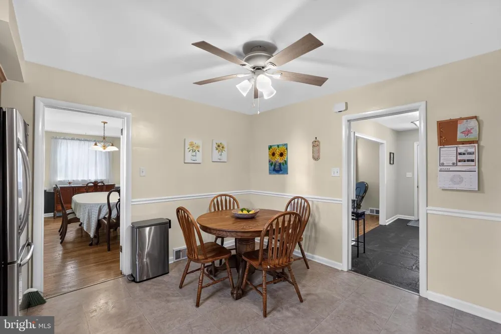 76 SNYDER LANE Springfield, PA 19064