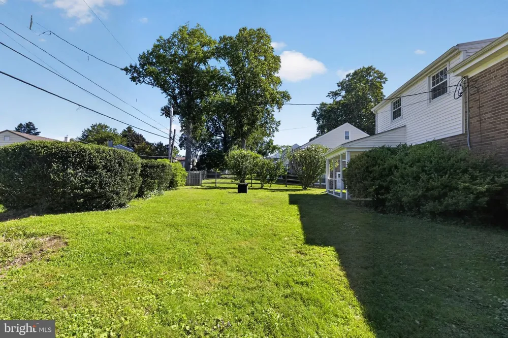 76 SNYDER LANE Springfield, PA 19064
