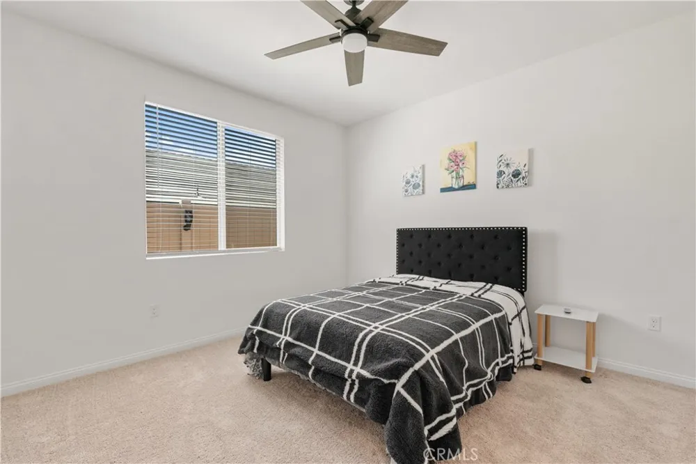 4061 Hudson Lake Elsinore, CA 92530