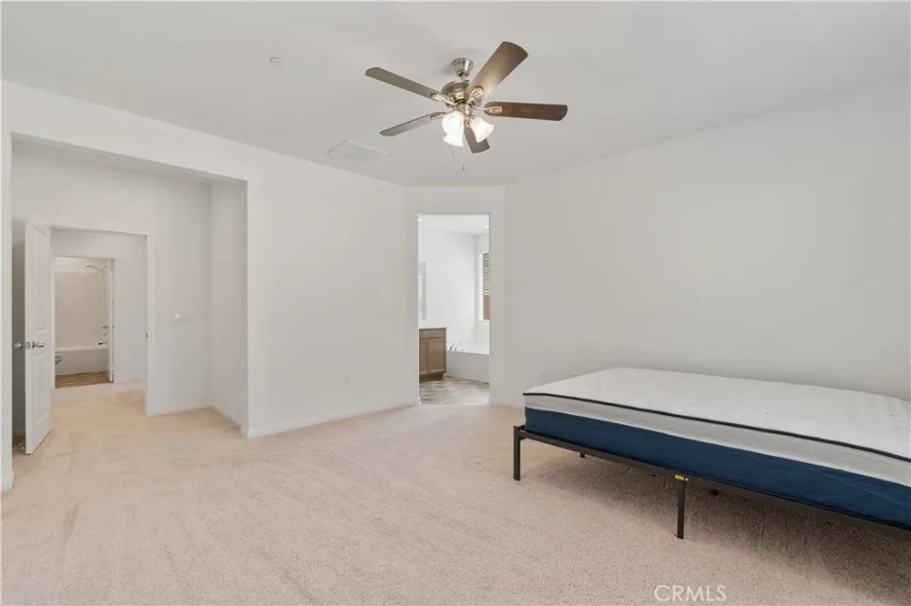 4061 Hudson Lake Elsinore, CA 92530