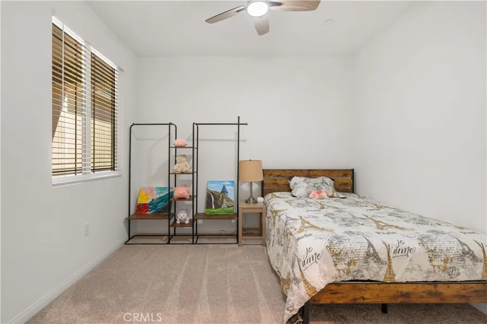 4061 Hudson Lake Elsinore, CA 92530