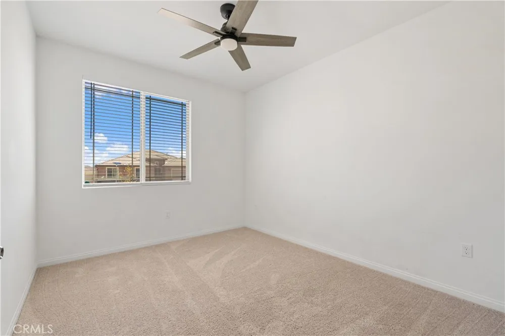 4061 Hudson Lake Elsinore, CA 92530