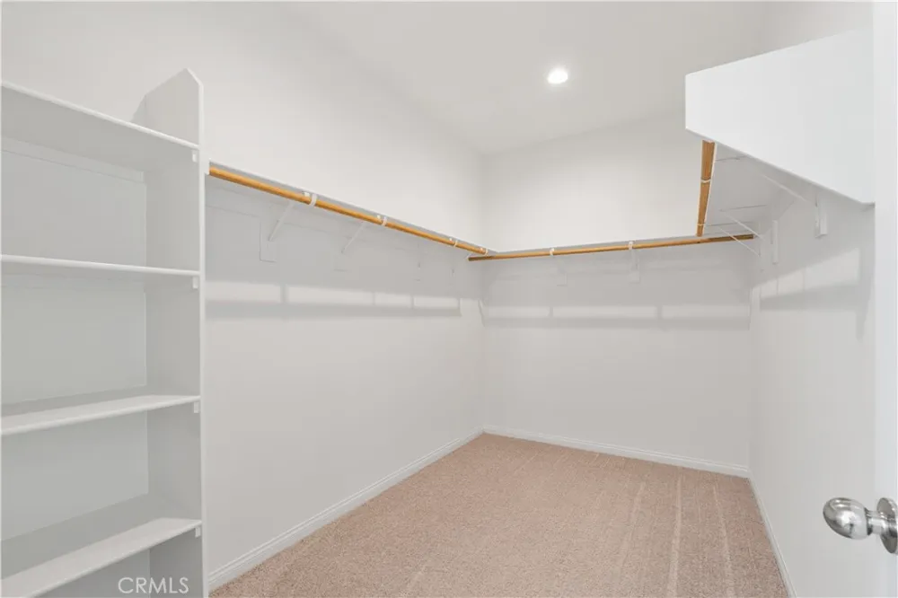 4061 Hudson Lake Elsinore, CA 92530