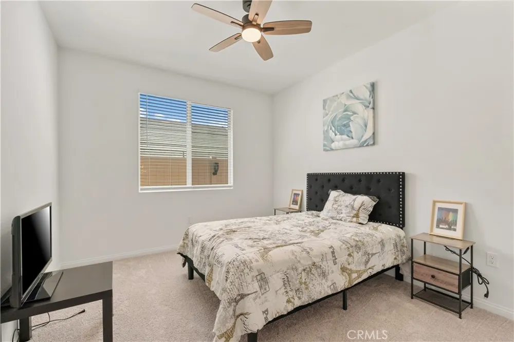 4061 Hudson Lake Elsinore, CA 92530