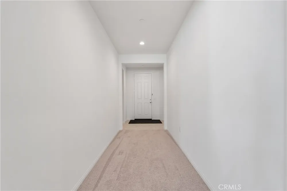4061 Hudson Lake Elsinore, CA 92530