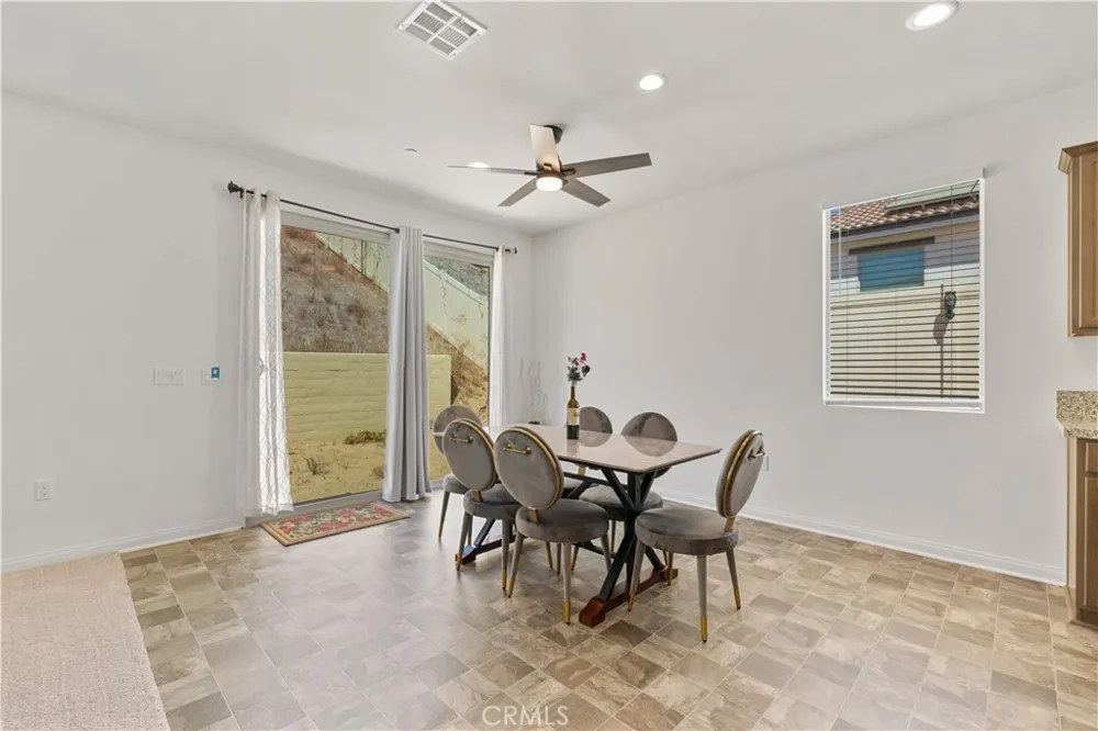 4061 Hudson Lake Elsinore, CA 92530