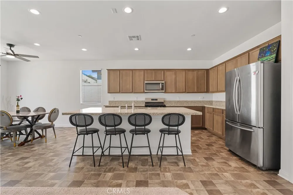 4061 Hudson Lake Elsinore, CA 92530