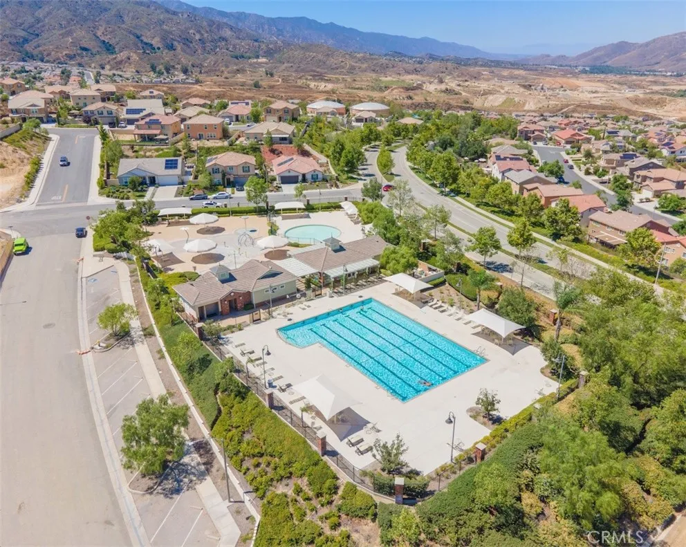 4061 Hudson Lake Elsinore, CA 92530