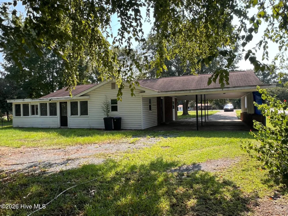11701 Johns Road Laurinburg, NC 28352