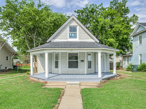 512 S Poplar Street