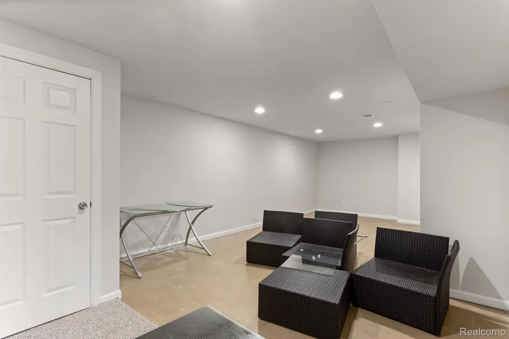 18994 GRANDE VISTA DRIVE Northville Township, MI 48168