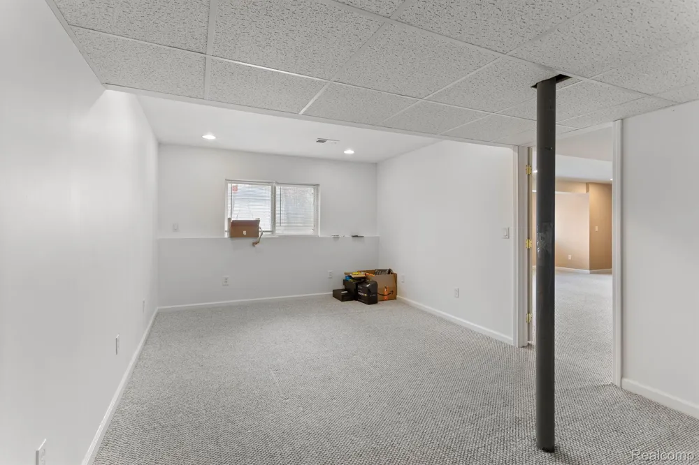 18994 GRANDE VISTA DRIVE Northville Township, MI 48168