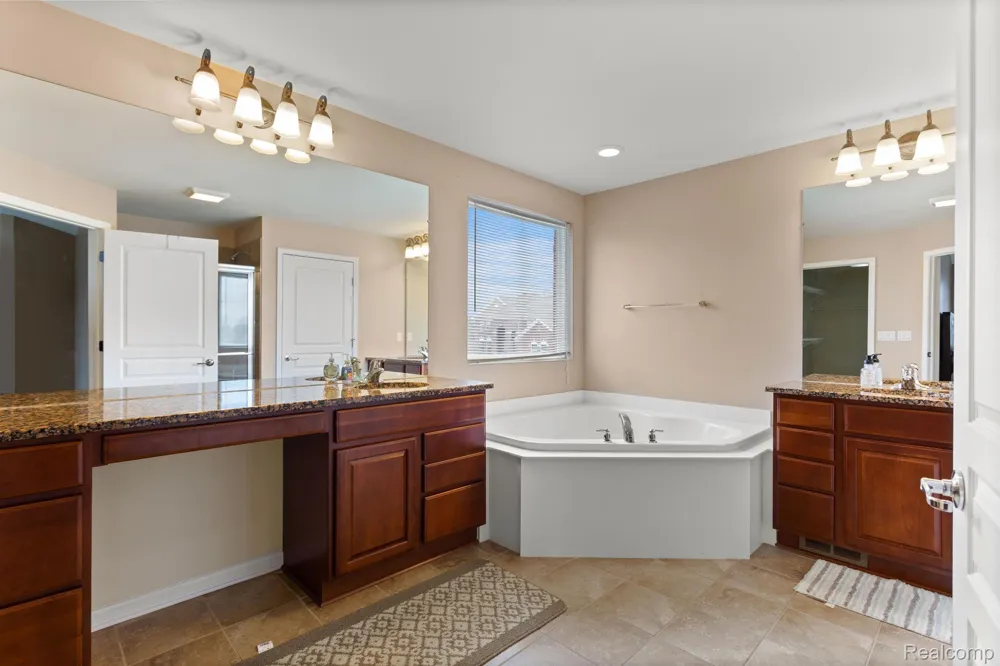 18994 GRANDE VISTA DRIVE Northville Township, MI 48168