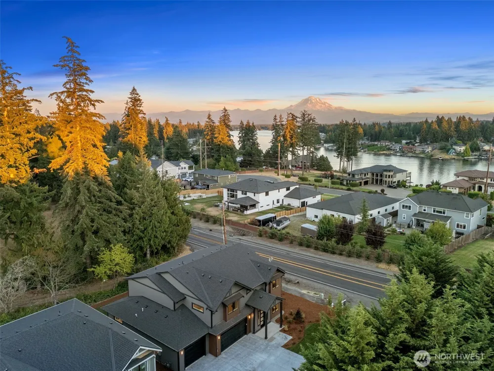 1513 176th Avenue Ct E Lake Tapps, WA 98391