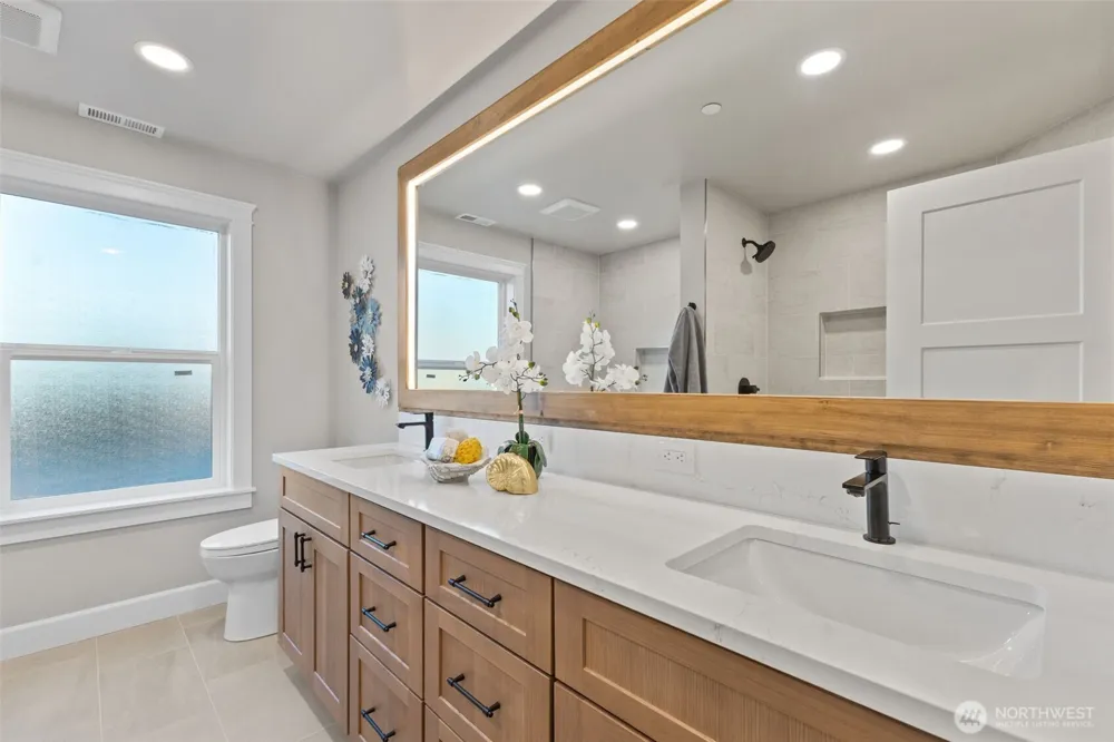 1513 176th Avenue Ct E Lake Tapps, WA 98391