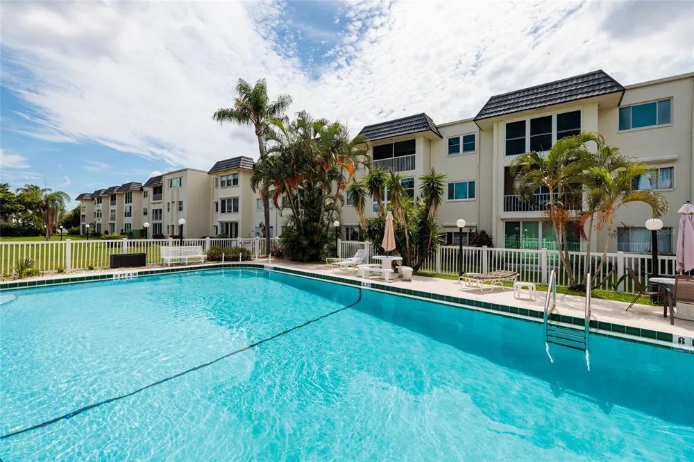 4595 CHANCELLOR STREET NE #114 St Petersburg, FL 33703