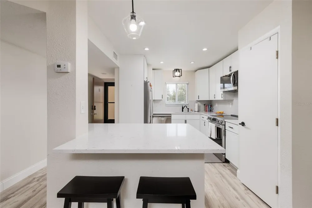 4595 CHANCELLOR STREET NE #114 St Petersburg, FL 33703