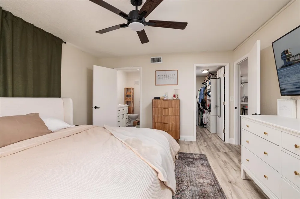 4595 CHANCELLOR STREET NE #114 St Petersburg, FL 33703