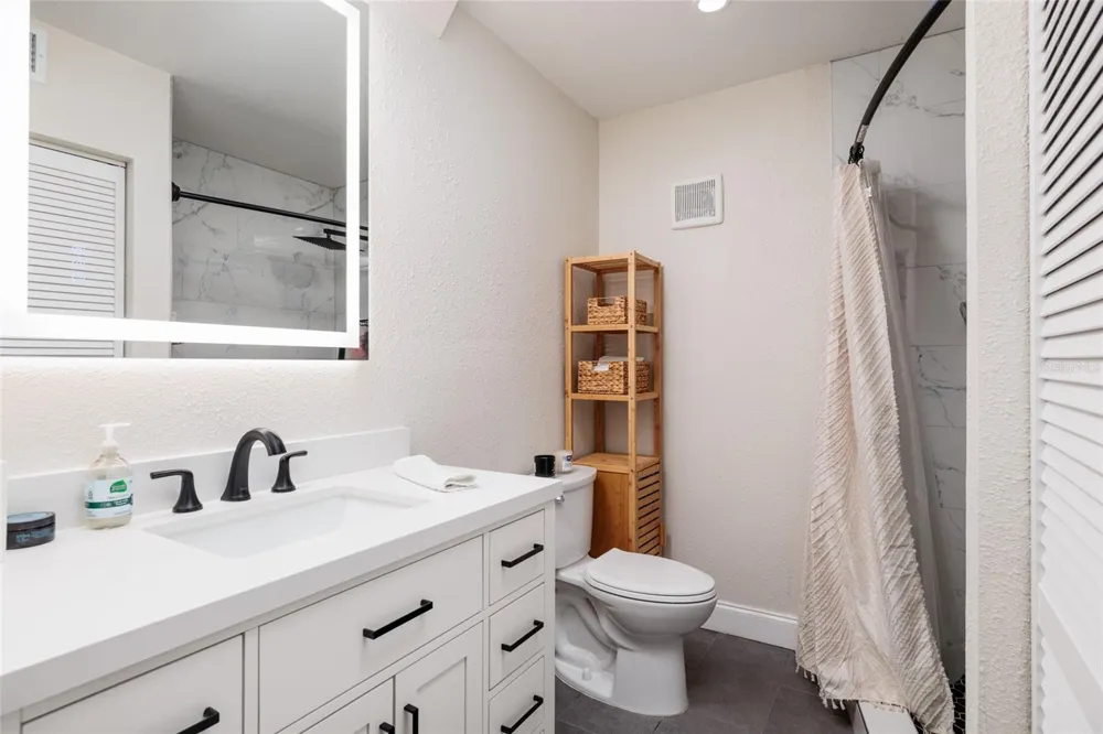 4595 CHANCELLOR STREET NE #114 St Petersburg, FL 33703