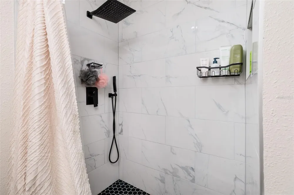 4595 CHANCELLOR STREET NE #114 St Petersburg, FL 33703