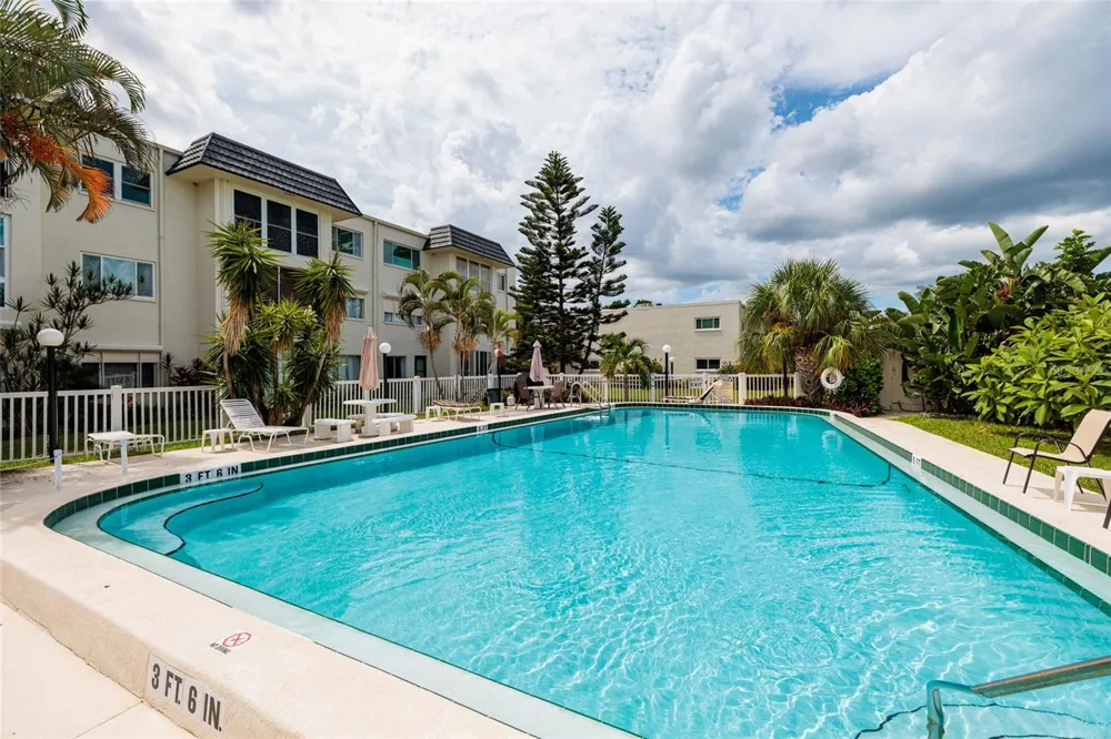 4595 CHANCELLOR STREET NE #114 St Petersburg, FL 33703