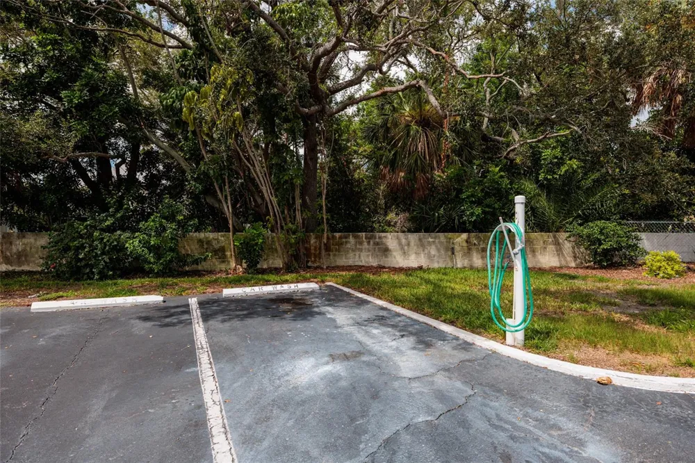4595 CHANCELLOR STREET NE #114 St Petersburg, FL 33703