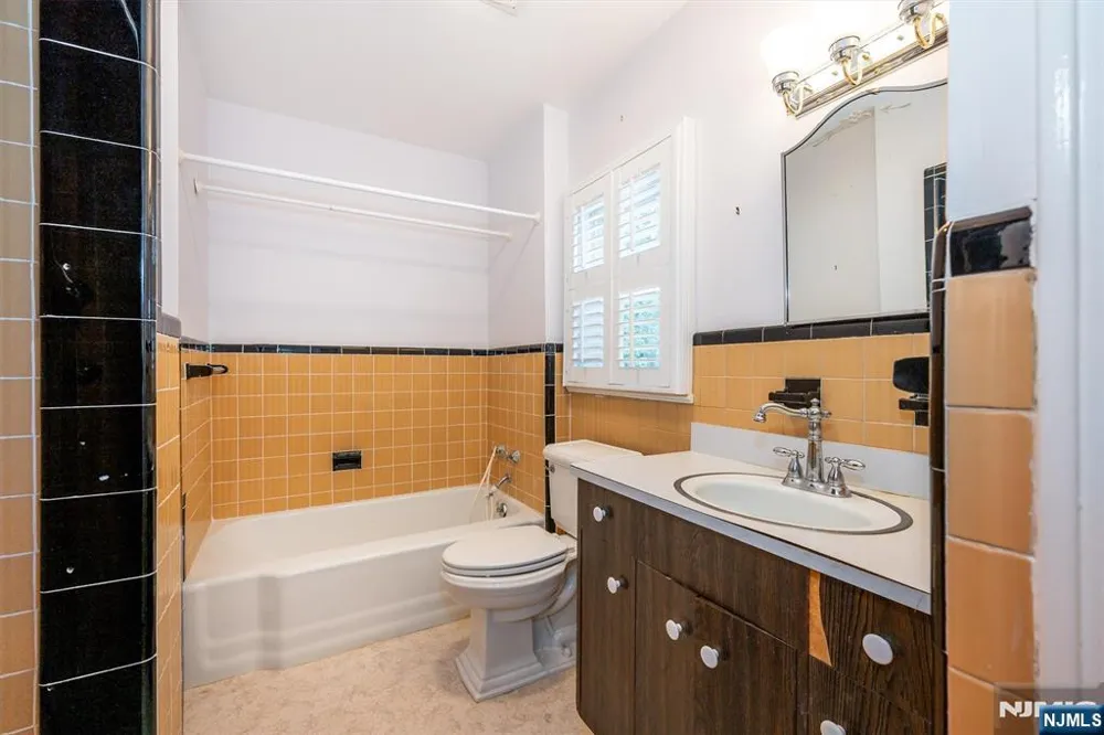 325 Terhune Avenue Passaic, NJ 07055