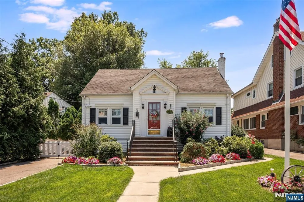 325 Terhune Avenue Passaic, NJ 07055