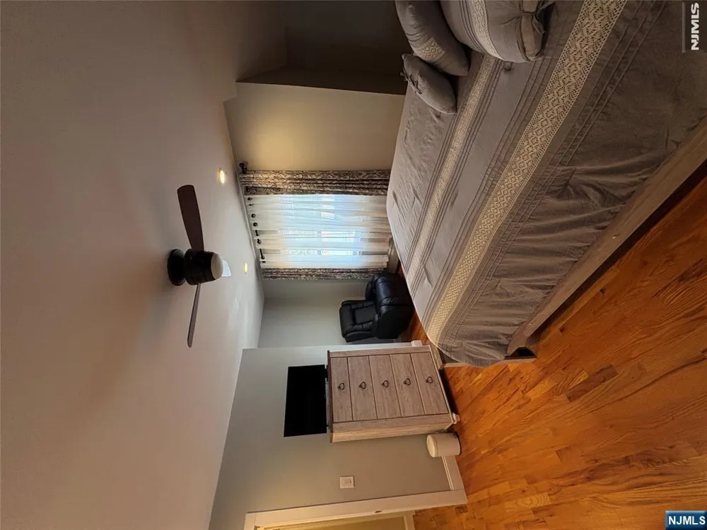 52 Knox T Wayne, NJ 07470