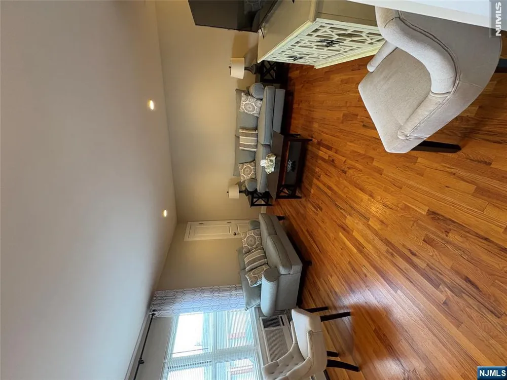 52 Knox T Wayne, NJ 07470