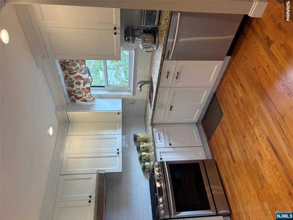 52 Knox T Wayne, NJ 07470