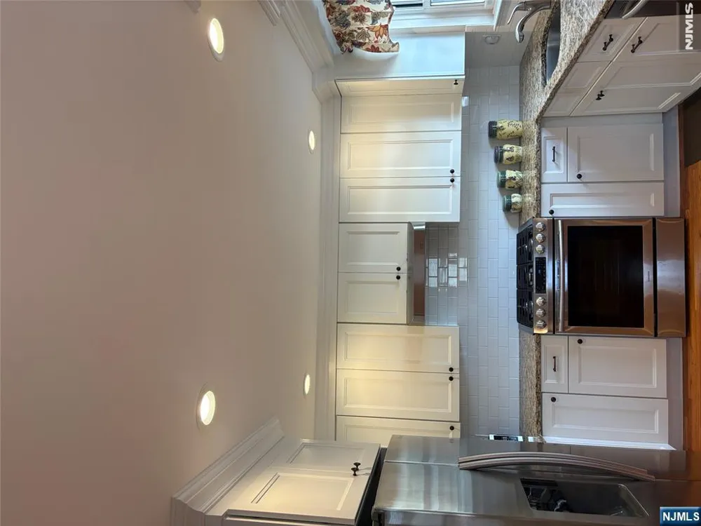 52 Knox T Wayne, NJ 07470