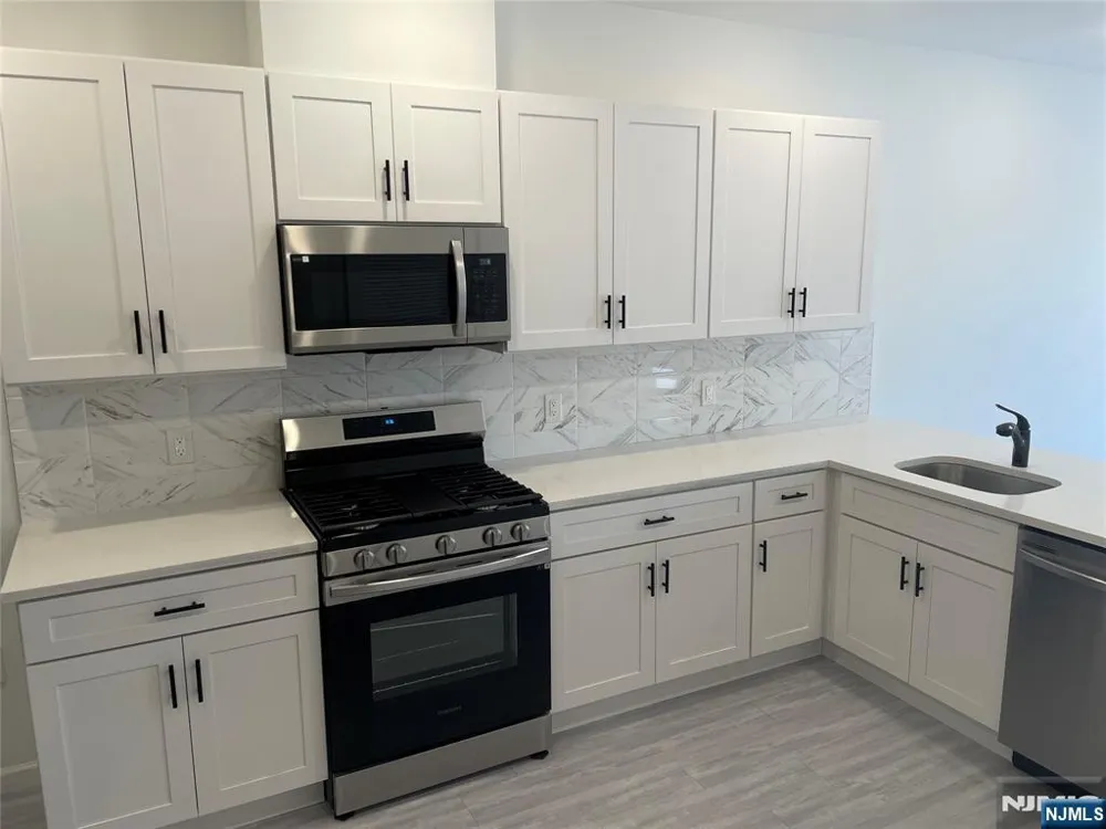 51 Main Street 201 Bergenfield, NJ 07621